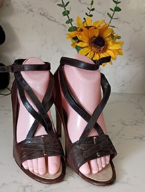 YVES SAINTS LAURENT HEELS LEATHER